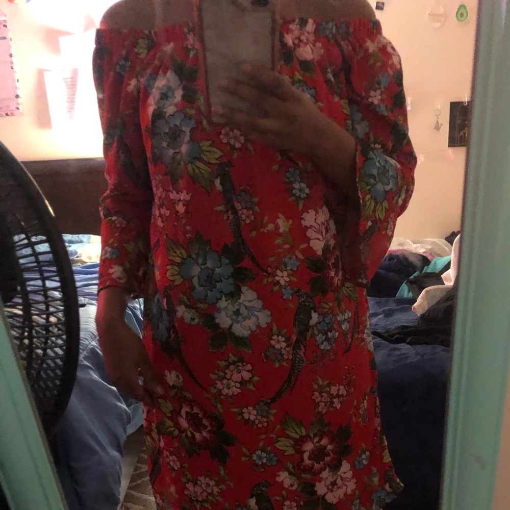 Cute floral dress with the tags still on